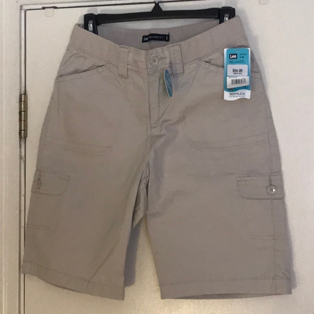 NWT LEE Size 4 Bermuda shorts